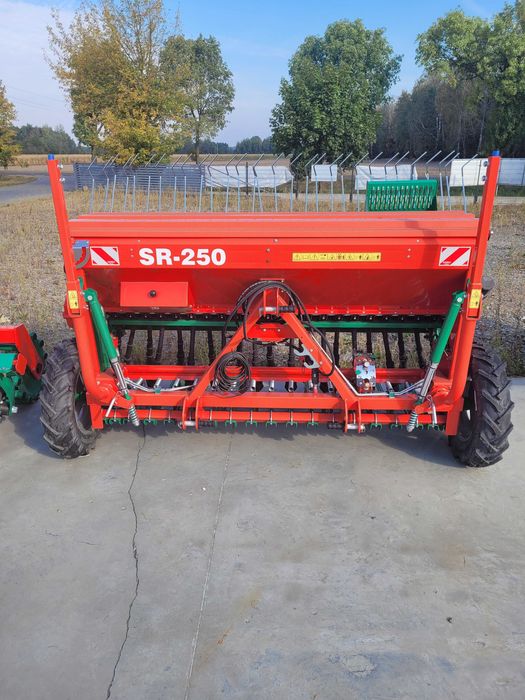 Siewnik Agro-Masz SR250 fabrycznie nowy