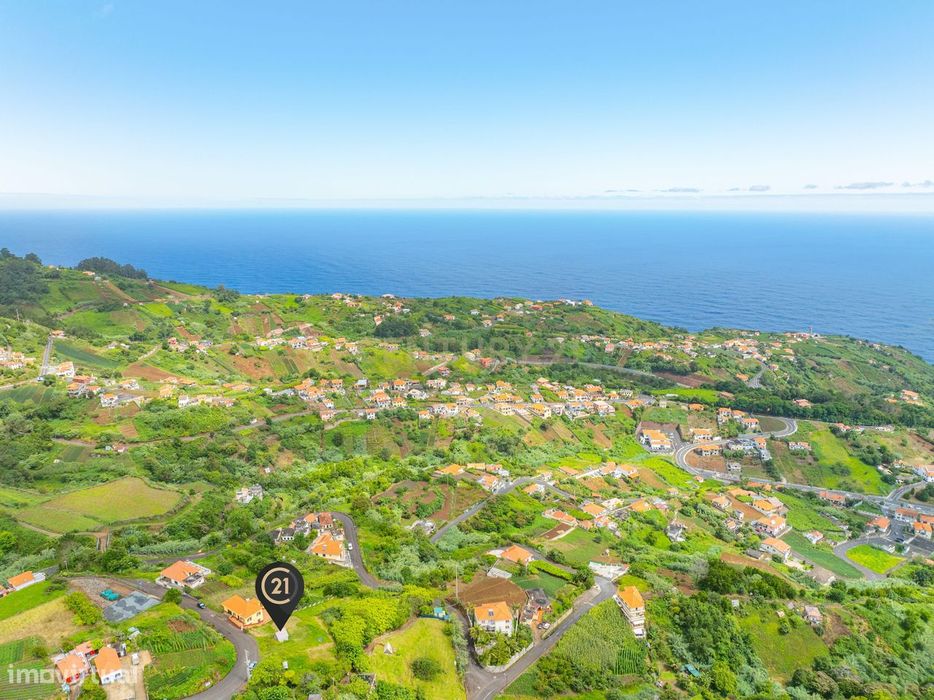 Terreno 1.620 m² em São Jorge com Vistas Deslumbrantes