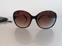 Okulary przeciwsłoneczne Tommy Hilfiger.