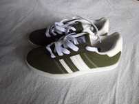 Sapatilhas Zippy novas TAM 35