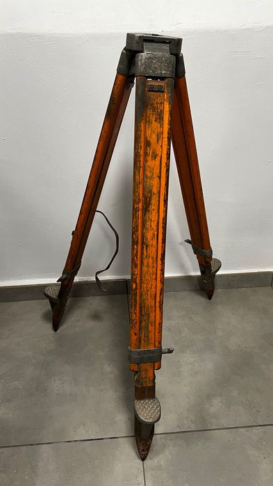 Statyw geodezyjny trójnóg retro loft vintage lata 60’ 70’ ciężki