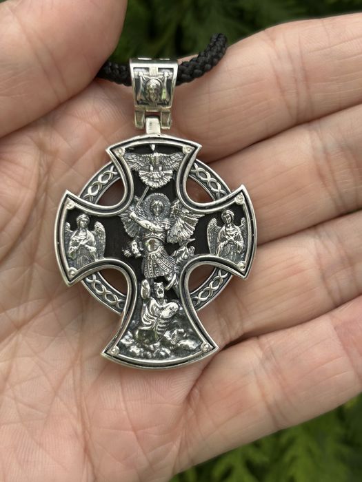 Срібний хрестик з ебеновим деревом на шовковому жгуті зі сріблом