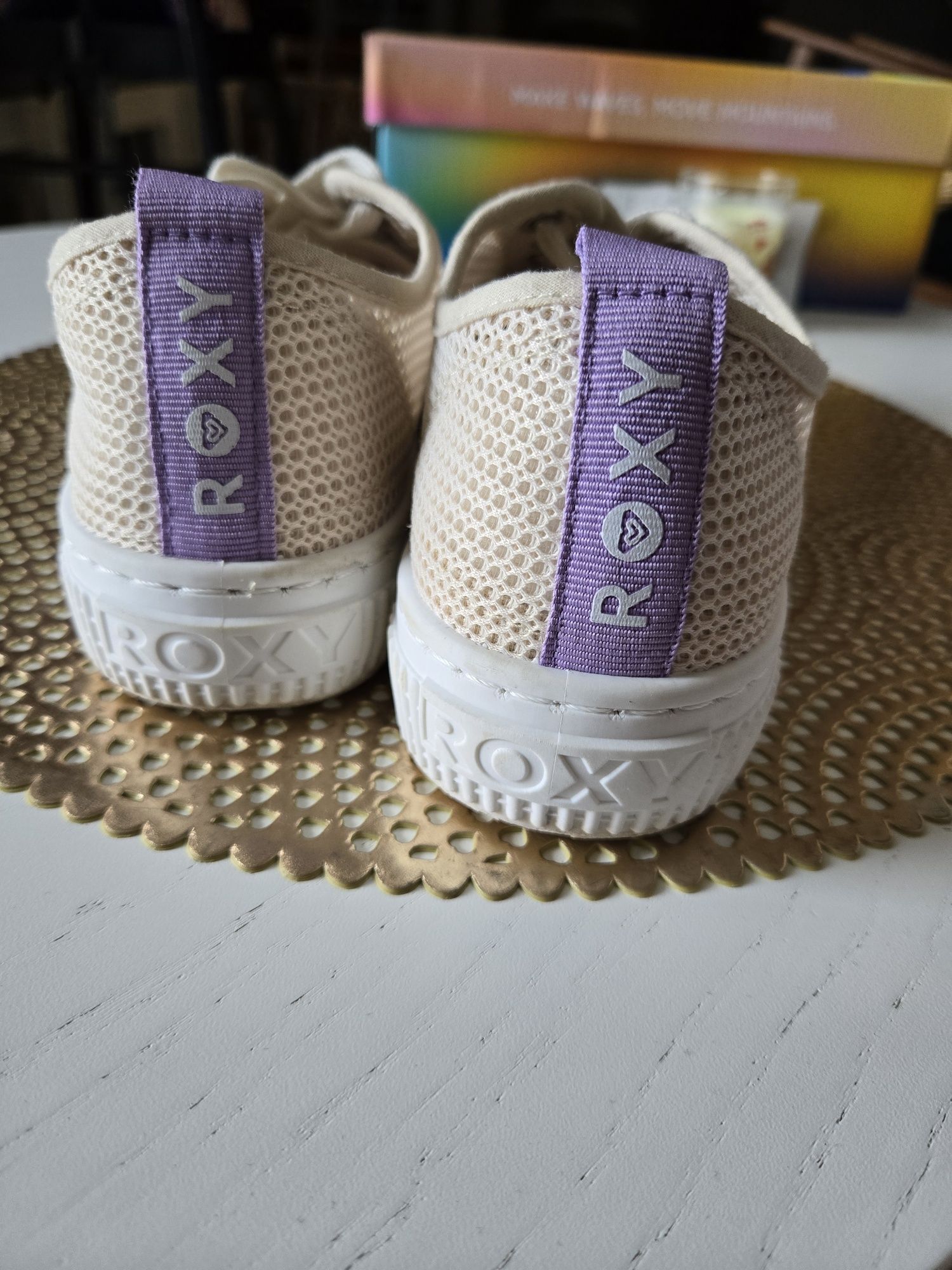 Trampki Roxy r.37 ażurowe beż