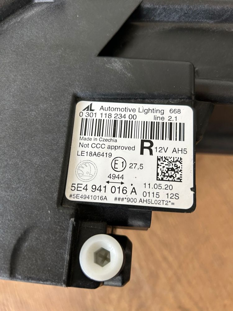 Skoda Octavia IV lampa prawa przednia prawy przód FULL LED EUROPA