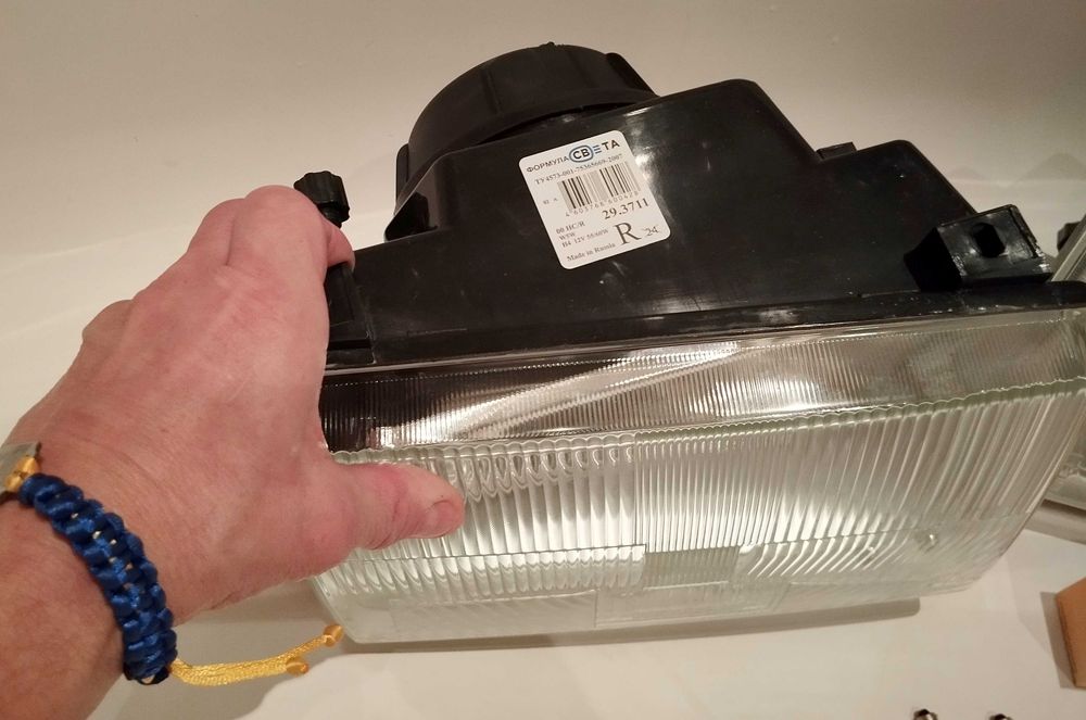 Передние фары Волга 31029,3110,азлк 2141,бычок