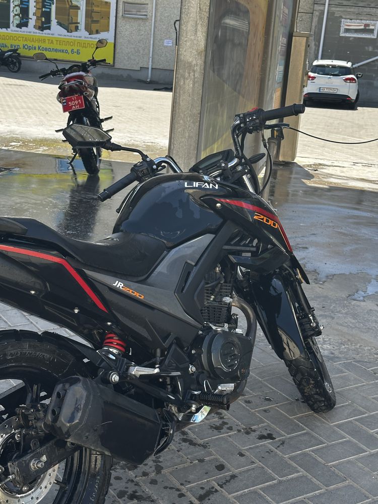Мотоцикол Lifan JR200