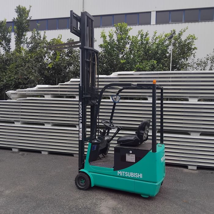 Empilhador elétrico