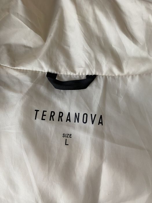 Куртка зима. Молочного цвета