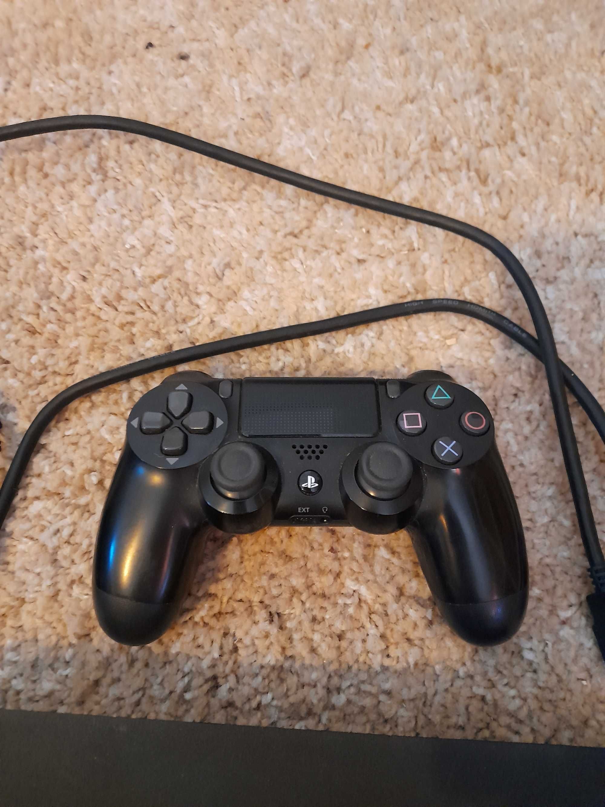 PS4 (PlayStation 4) Slim 500GB - 2 Jogos