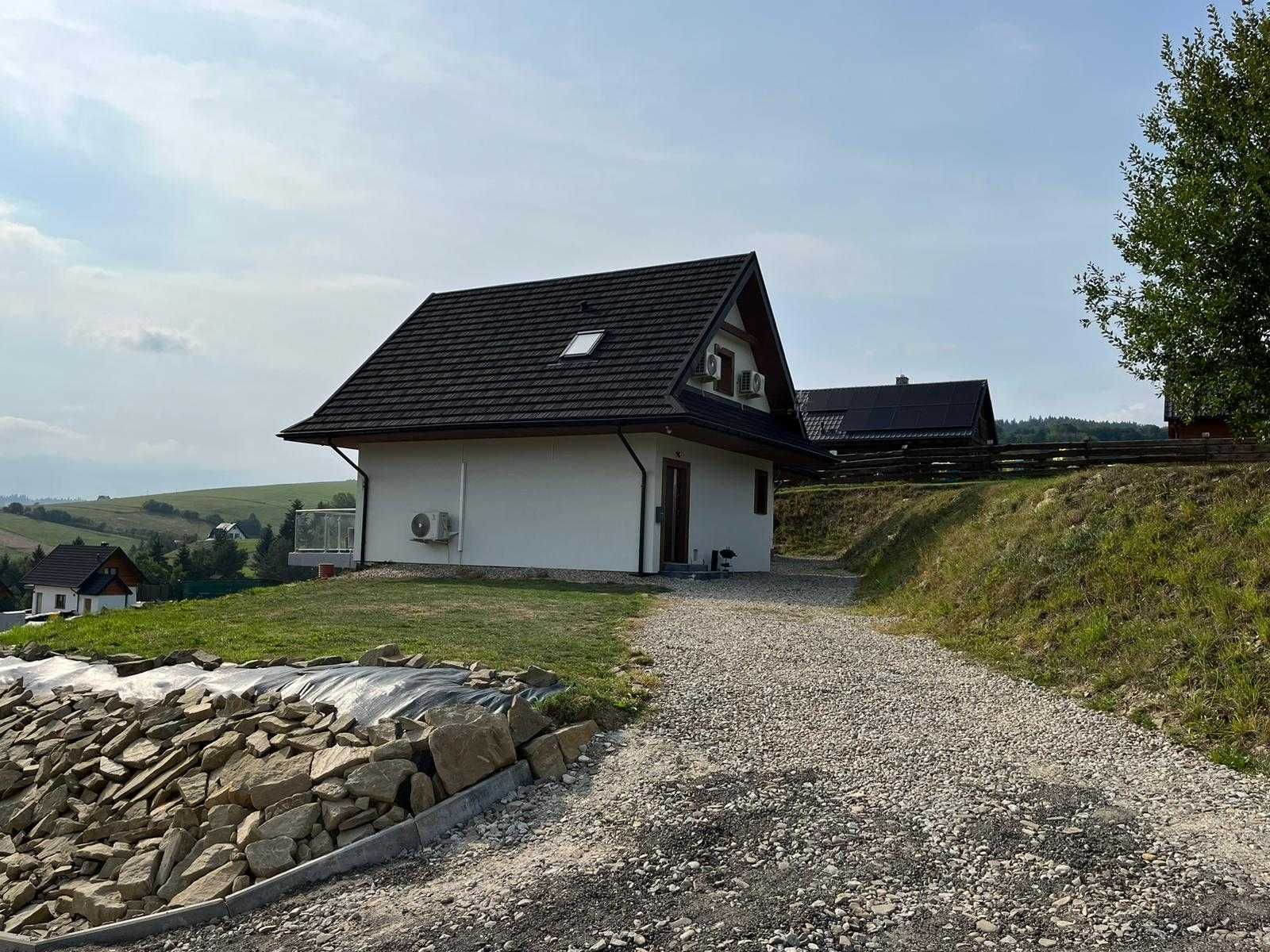 Domki w  górach ,  widok na Tatry i Pieniny