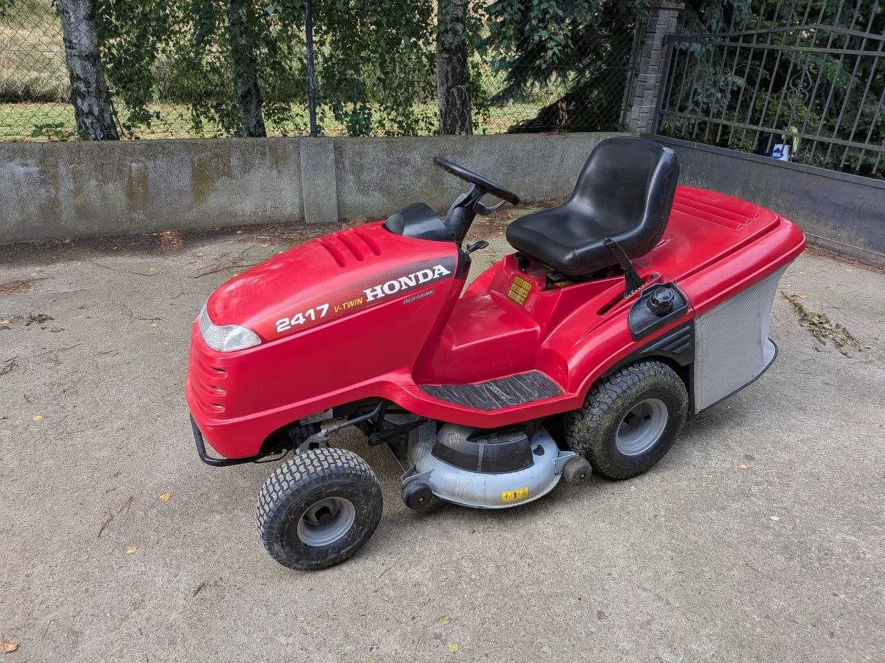 Kosiarka traktorek Honda 2417