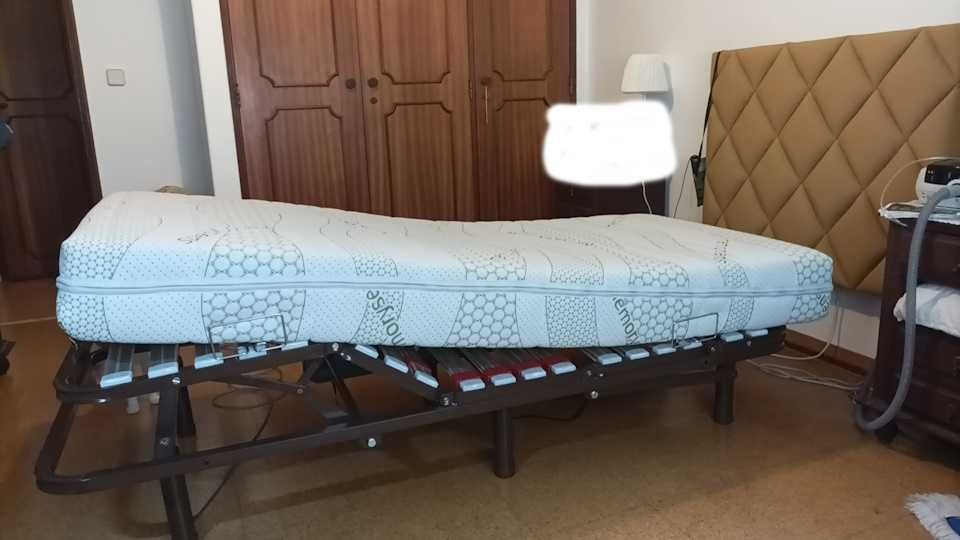 Cama/Estrado Articulado c/Colçhão (Oferta Cabeçeira)