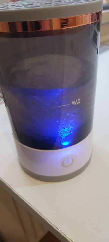 Myjka do pędzli na USB.