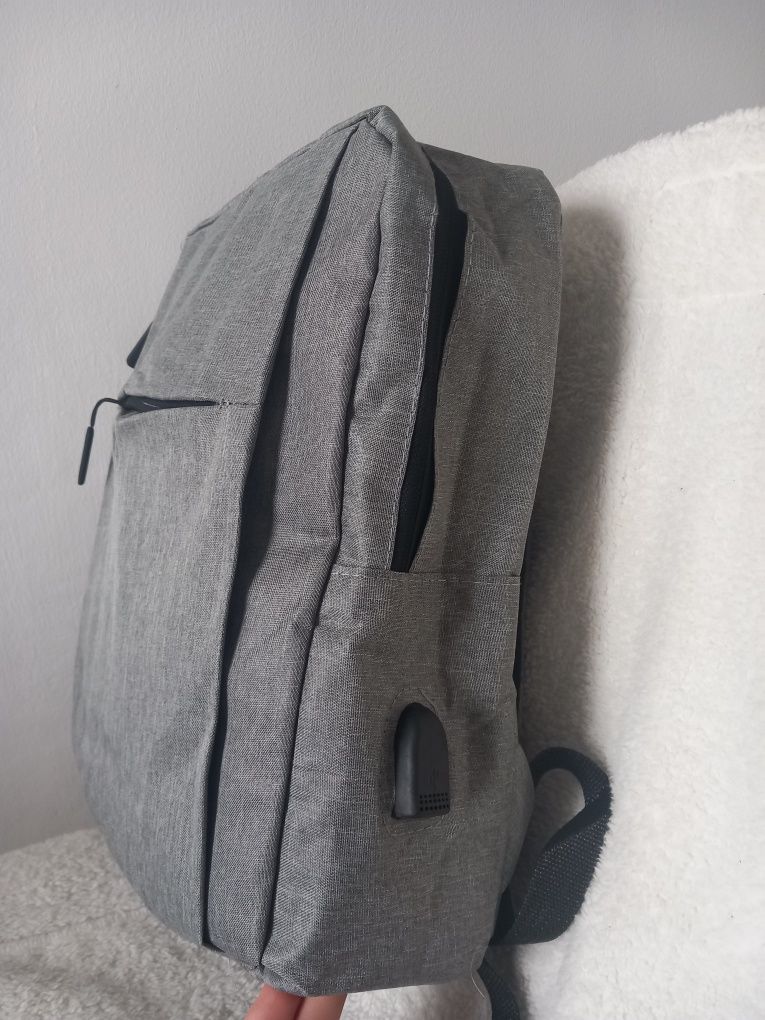 Torba plecak na laptopa z USB