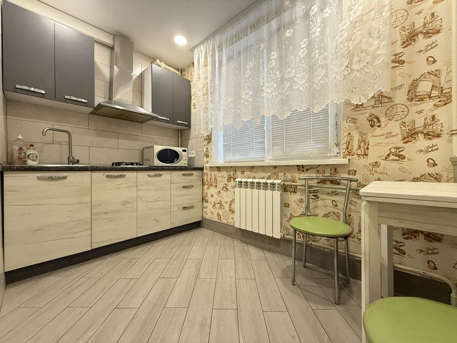 Продаю 2 ком кв. Цена 28000$  С.Салтовка 1  Л.Сердюка Сертификат +
