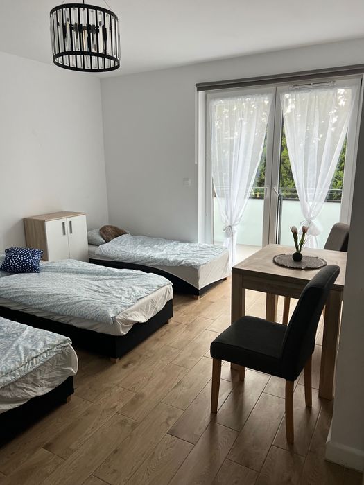 Pokoje, kwatery pracownicze, dom