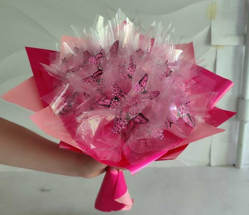 Букет з метеликів що світяться.