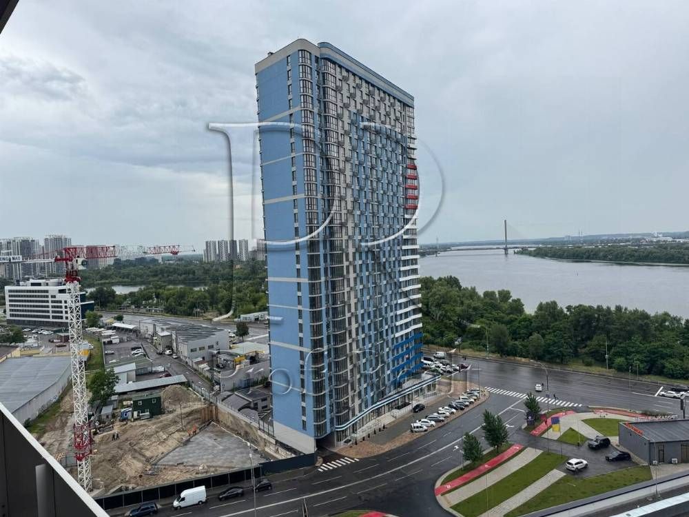 Продаж затишної 2 кімн. квартири з видом у двір та на Дніпро в Great
