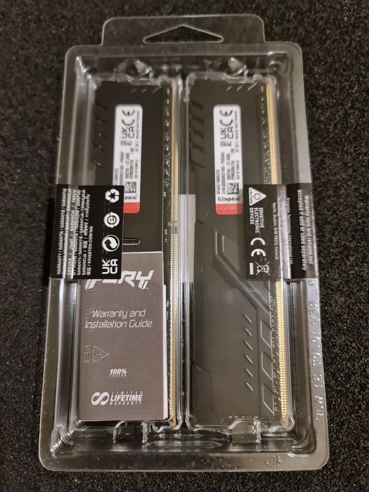 Память DDR4 Kingston Fury 3200 32GB