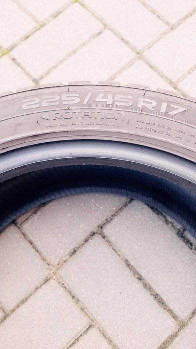 sprzedam opony zimowe Nokian 225/45/17