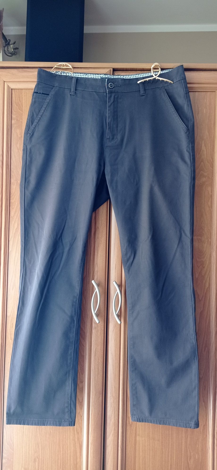 Spodnie Męskie W 38 L 32 Obwód w pasie 94 cm