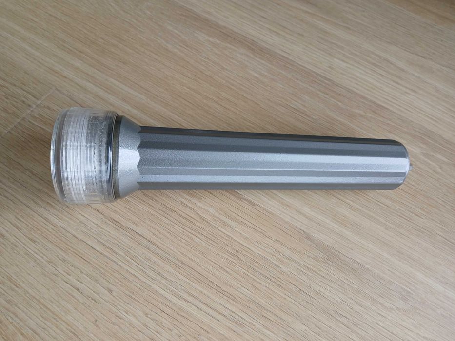 Latarka metalowa wodoszczelna