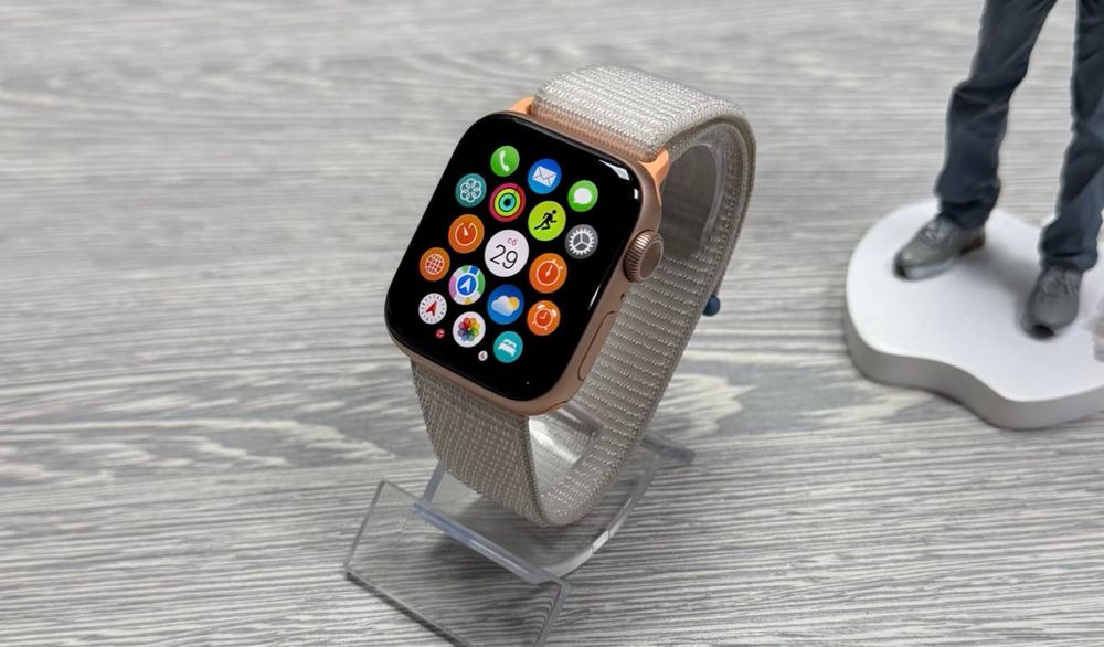 Apple Watch  Series 6 gold 40 mm GPS / 86%