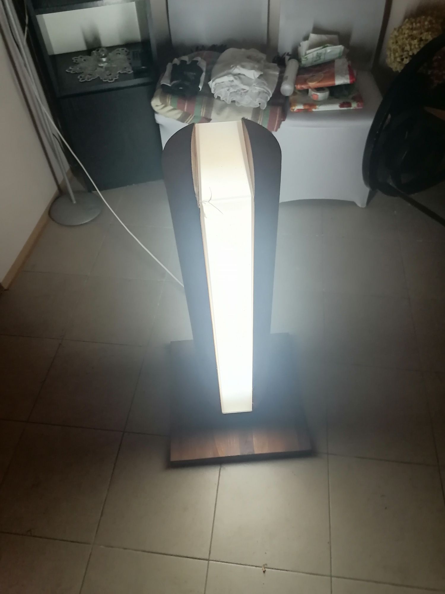 Lampa stojąca pokojowa