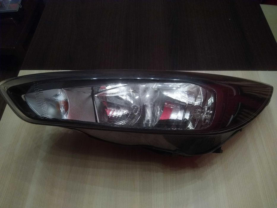 Reflektor, Lampa Ford Focus MK3