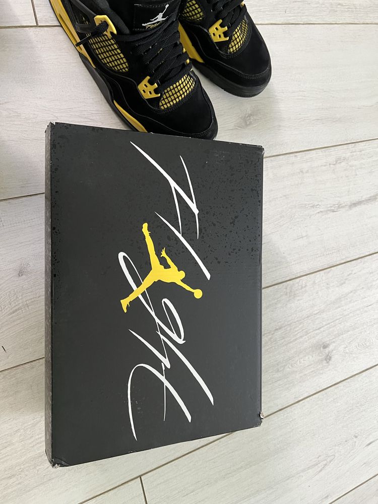 Jordan 4 Reto Thunder