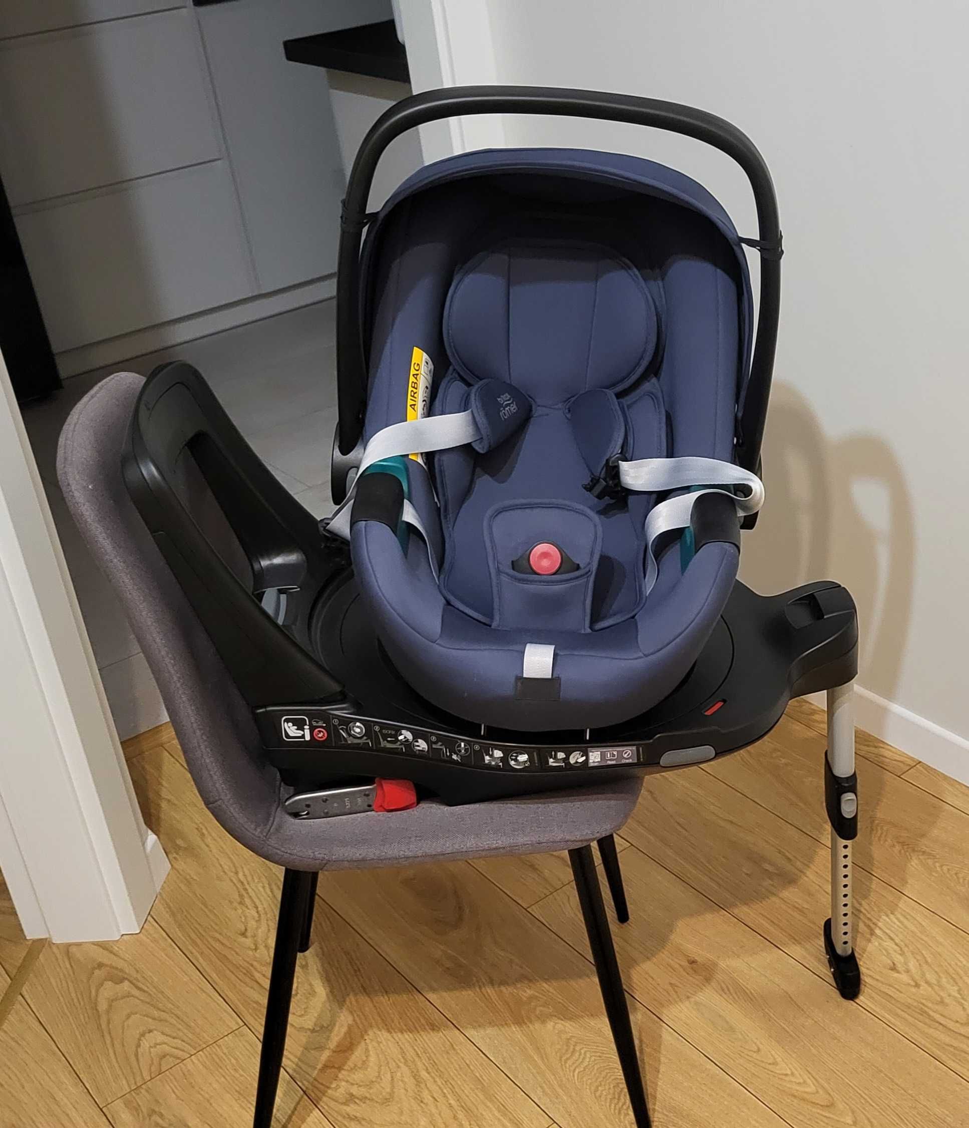 Fotelik Römer Britax Baby Safe 3 i-Size z bazą Isofix (FLEX iSENSE)