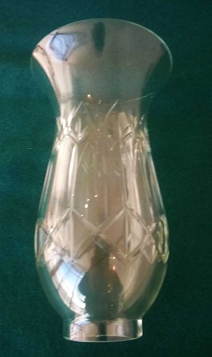 Tulipa em vidro lapidado geométrico