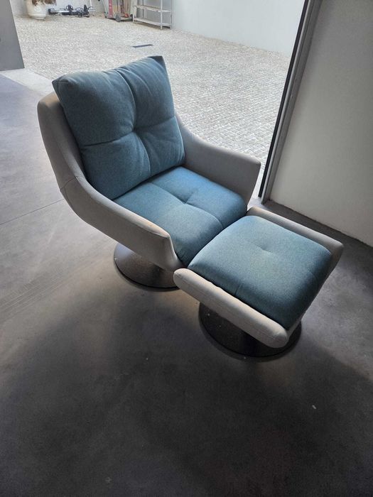 Poltrona com apoio para os pés