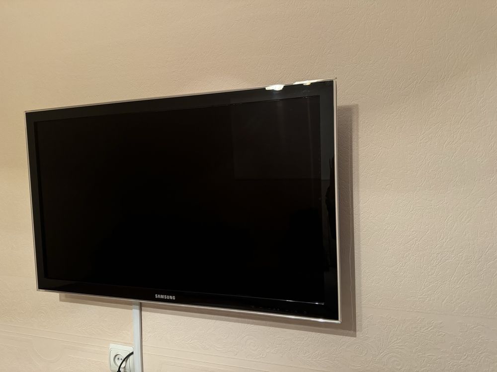 Телевізор samsung ue32d5000pw