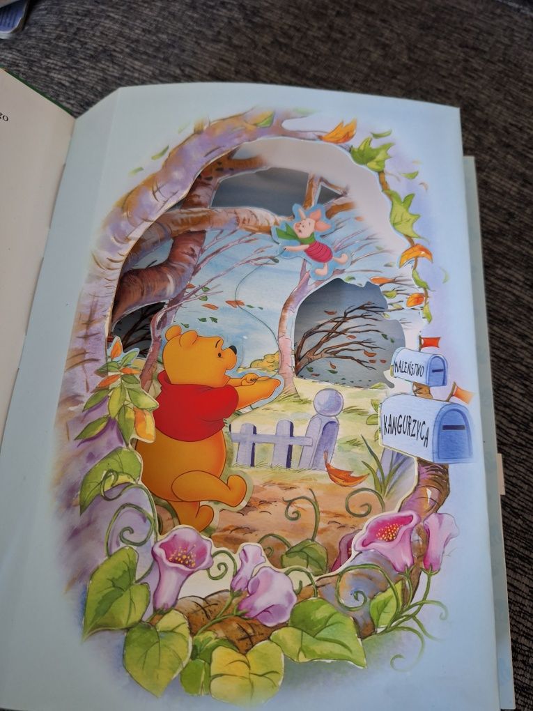 Książka Kubuś Puchatek disney dla dzieci z okienkami do zabawy