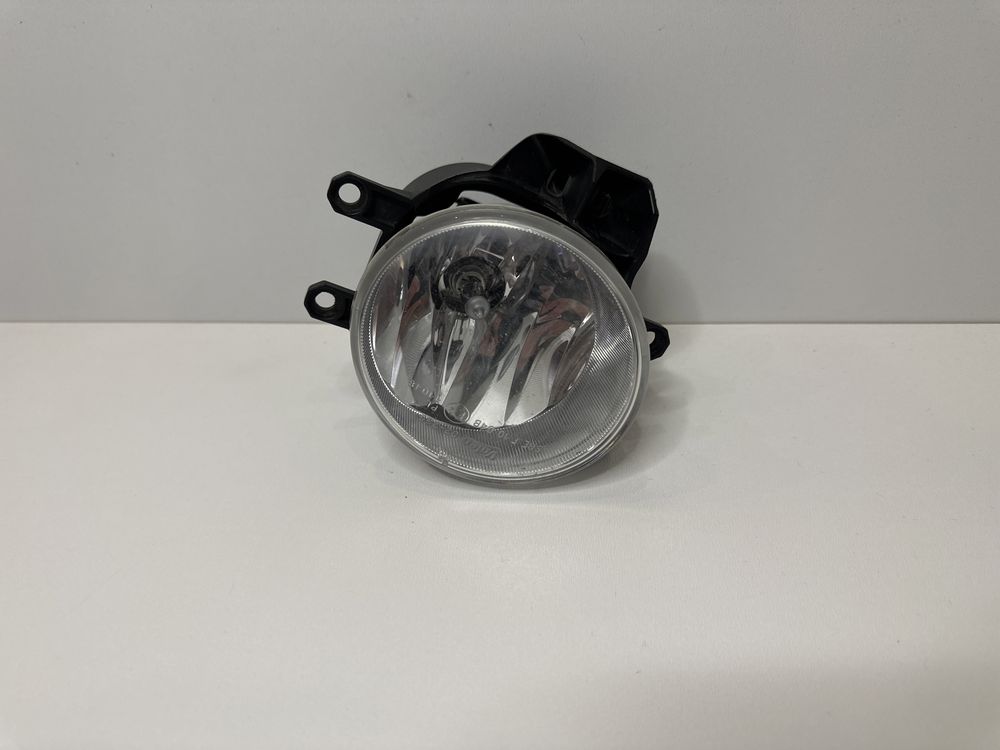 TOYOTA AVENSIS III T27  lift halogen lewy