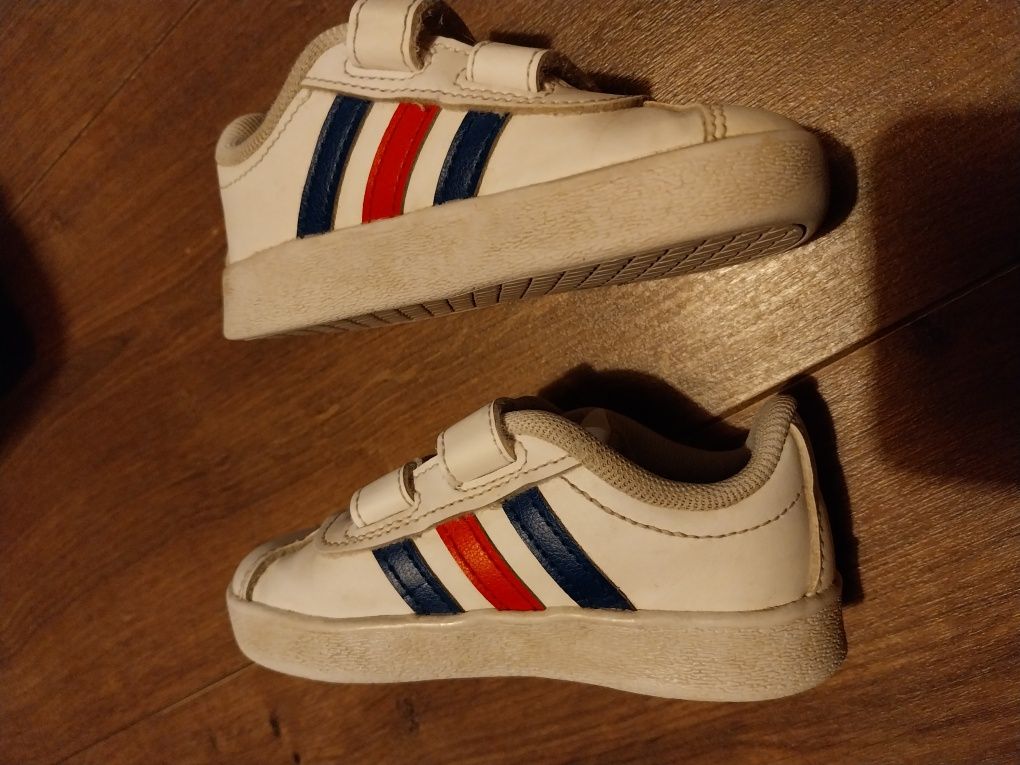 Adidasy firmy adidas 21