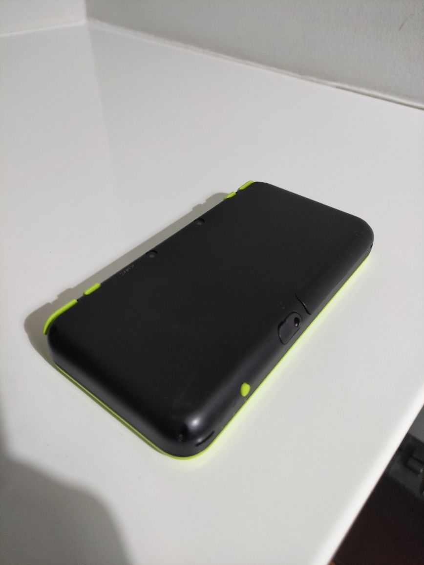 New 2DS XL Desbloqueada 128GB + Extras