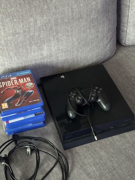 Ps 4 z grami  + pad
