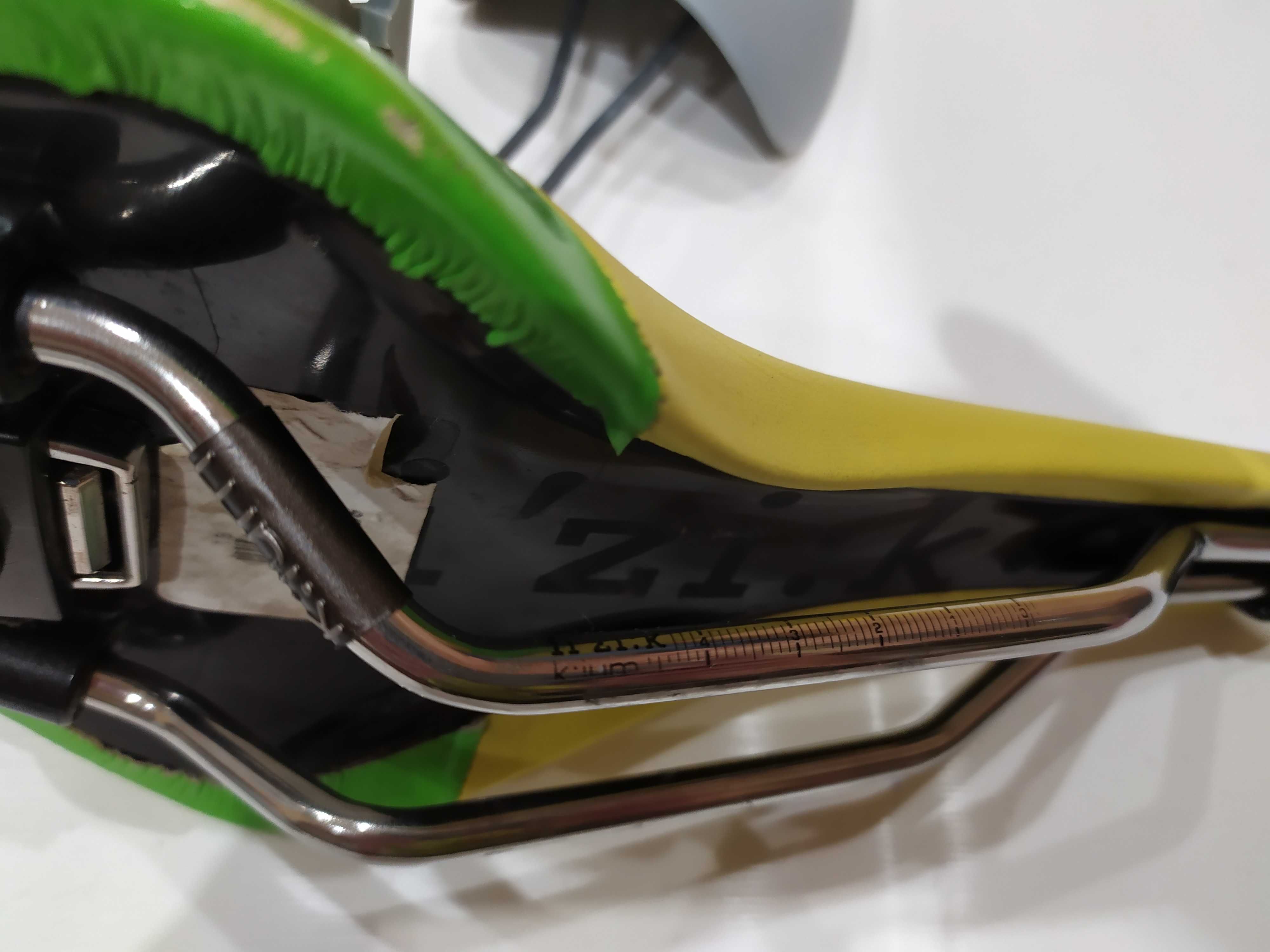Седло  Fizik Antares Kium acid yellow/green glossy