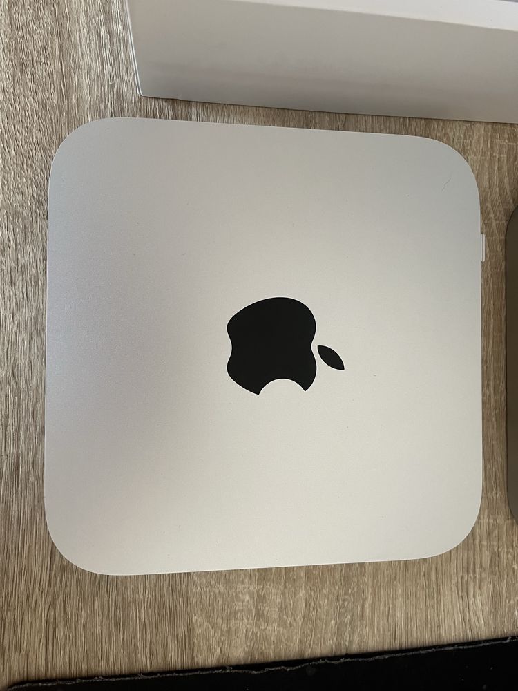 Mac Mini 16/256 M2 w idealnym stanie + pszejsciowka do SSD (bez dysku)