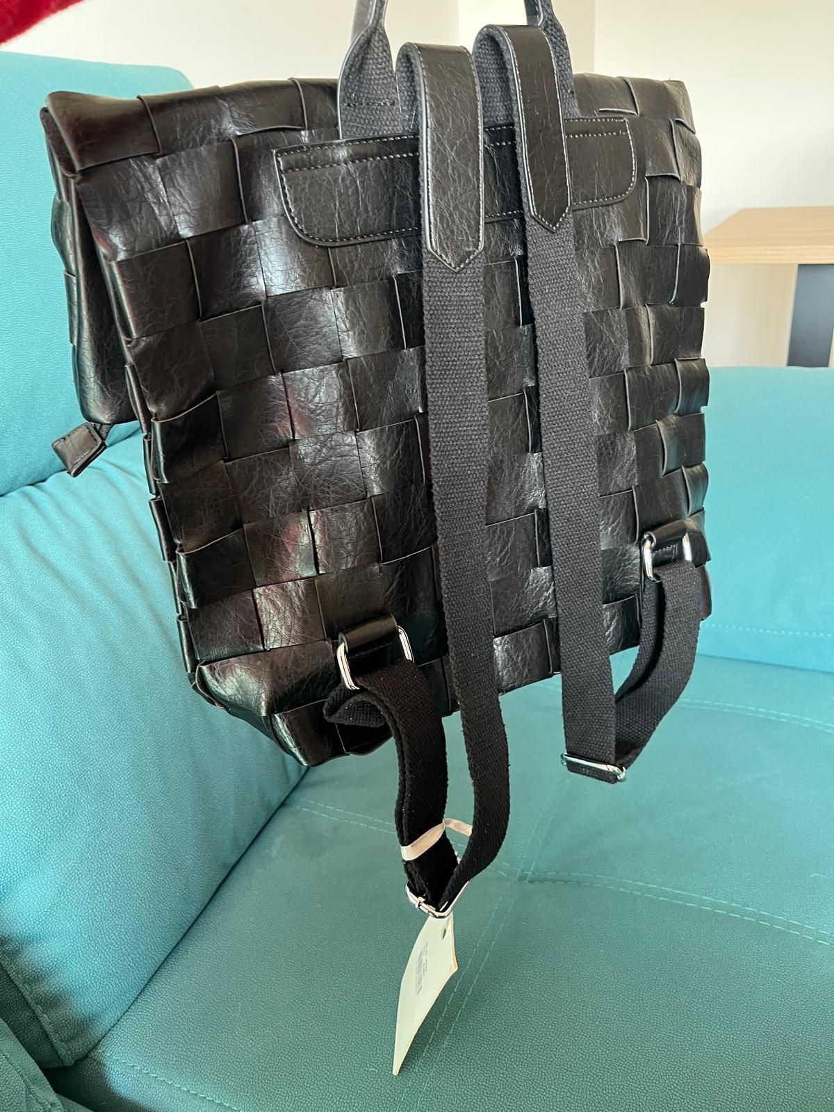 Mochila nova com etiqueta