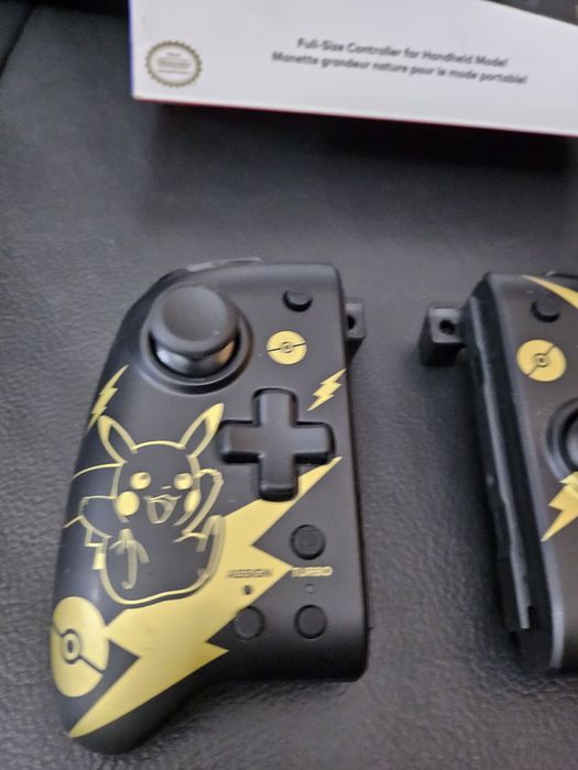 Kontroler Hori Split Pad Pro w edycji Pikachu Black & Gold Nintendo