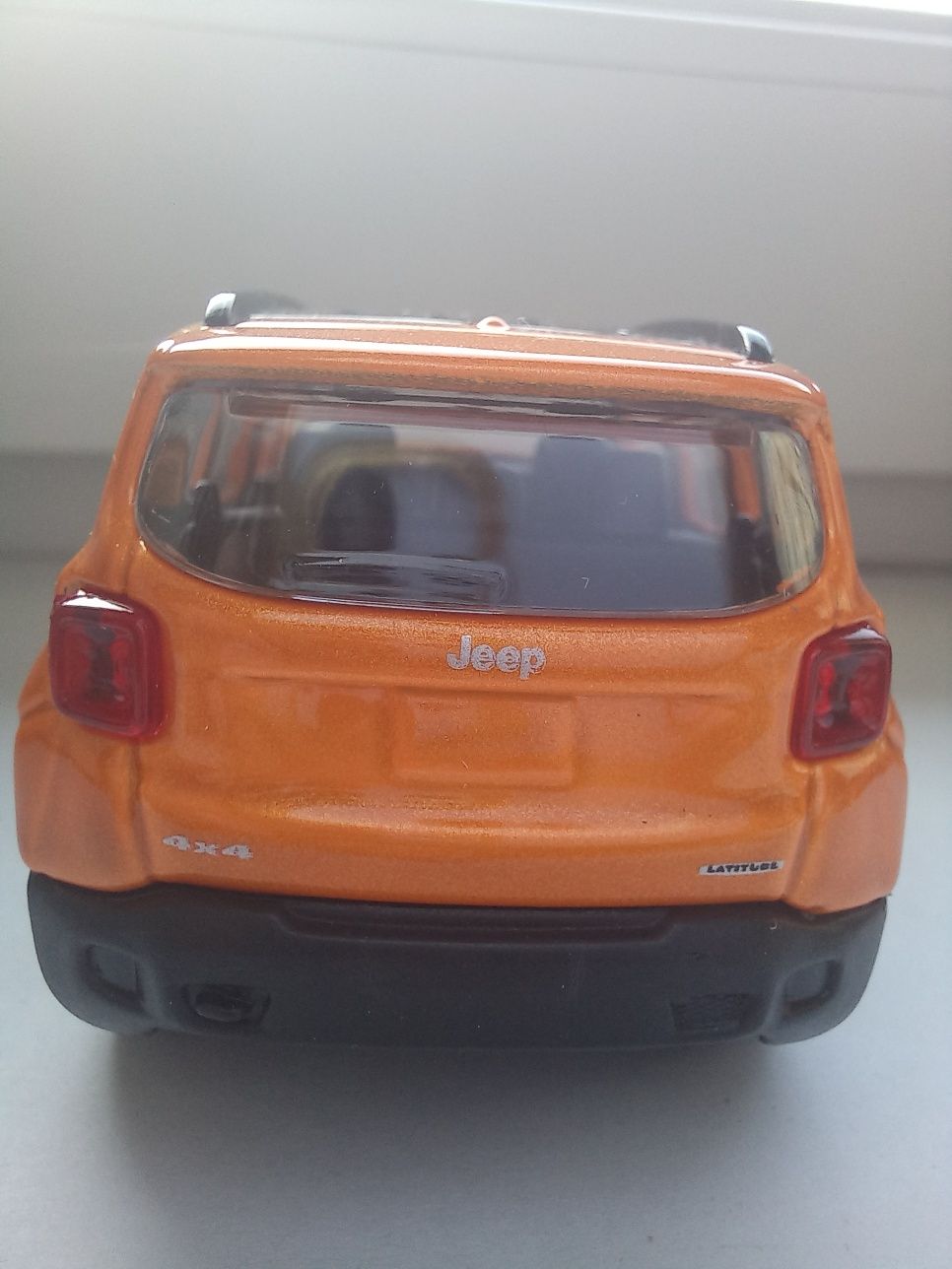 Bburago Jeep Renegade, skala 1:43