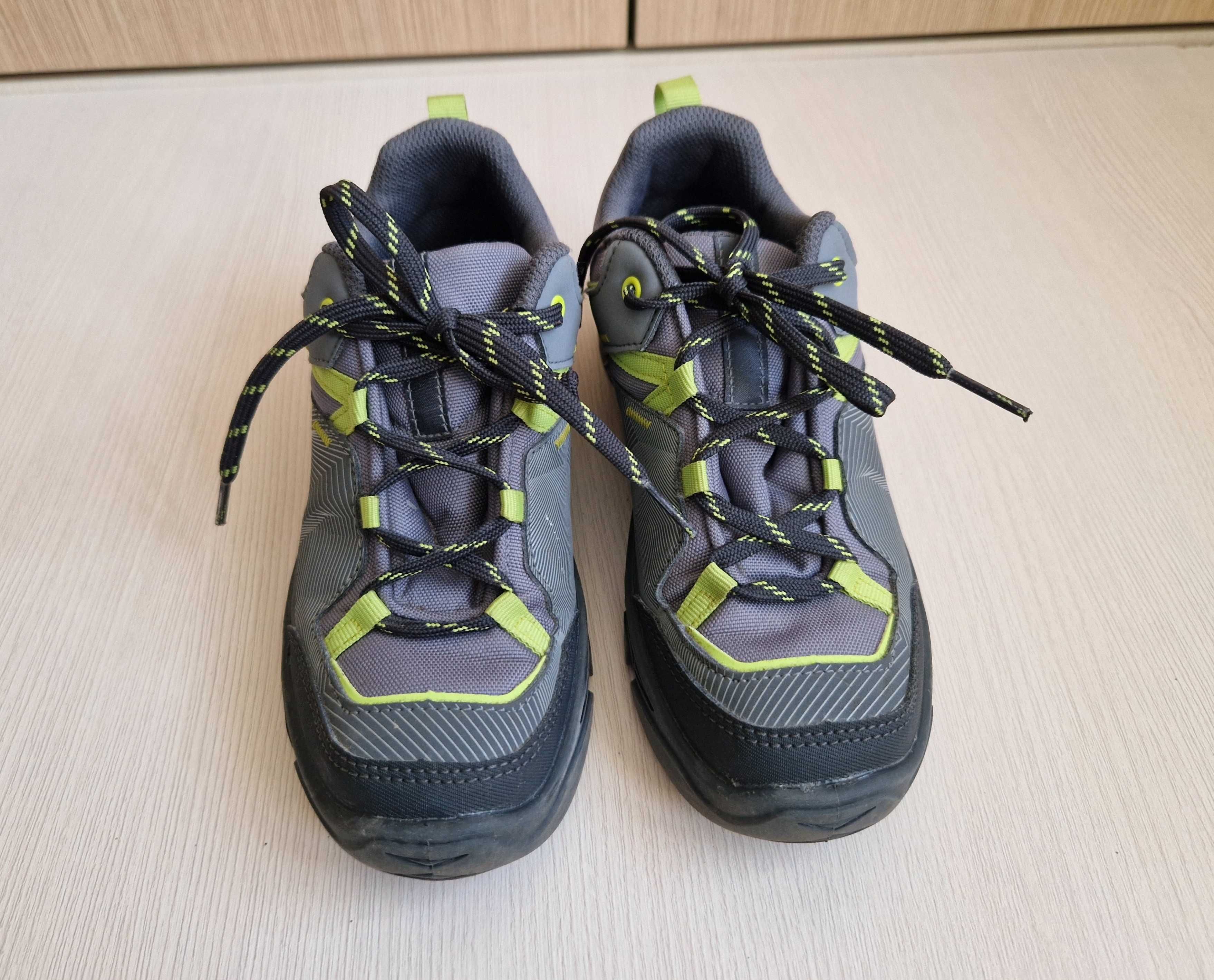 Buty Quechua decathlon WP r. 35, wkł. wenątrz 22,5 cm
