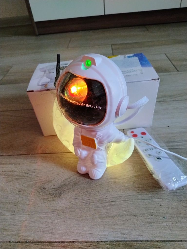 Astronauta Galaxy Projector, Projektor sufitowy z lampką nocną.