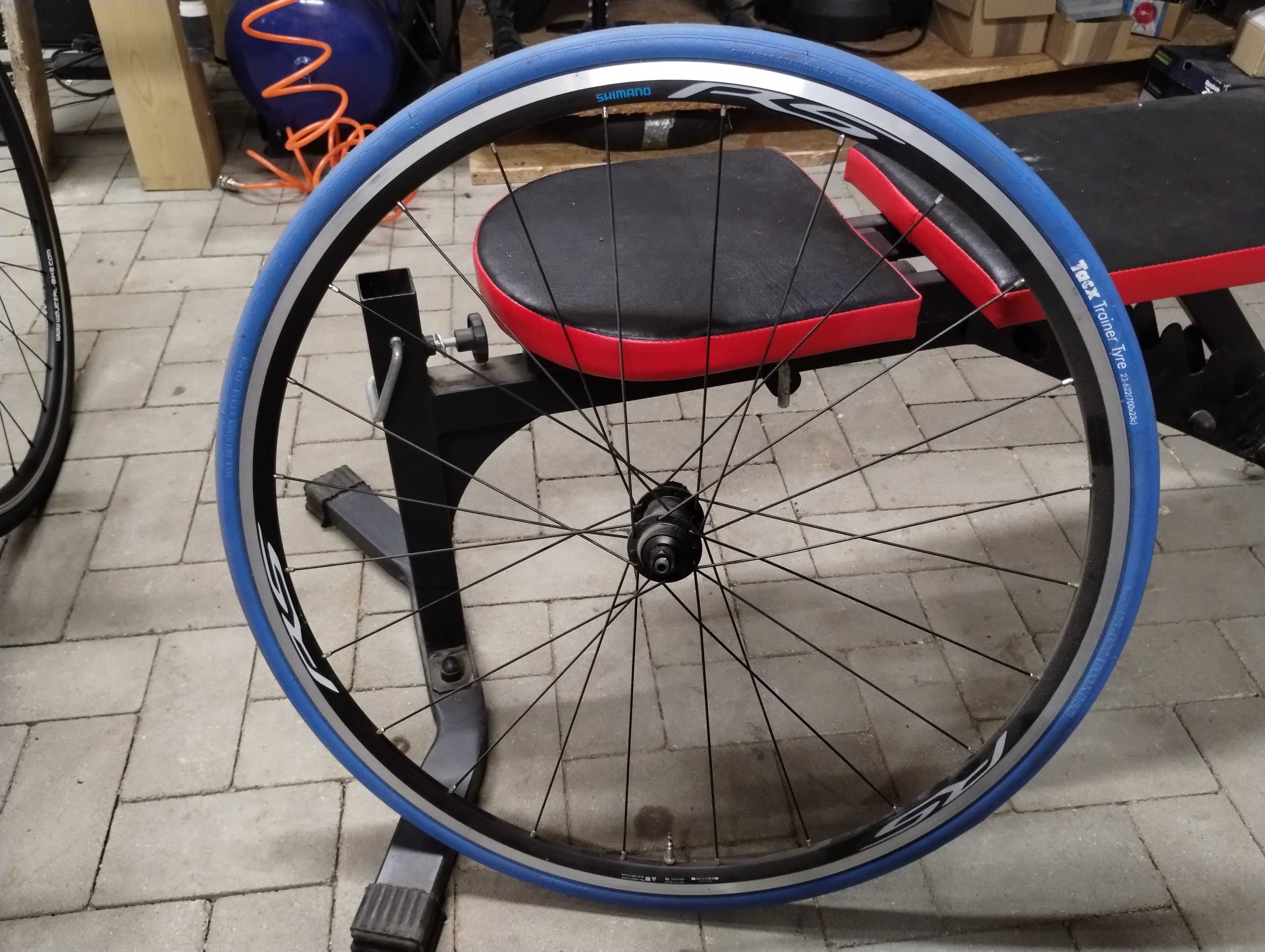 Trenażer Tacx Satori z kołem 700c