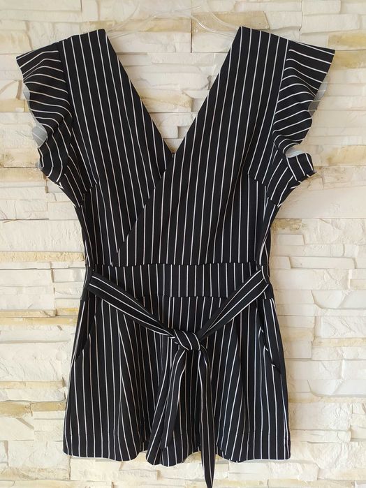 Kombinezon elegancki krótki r.M/L czarny w paski letni