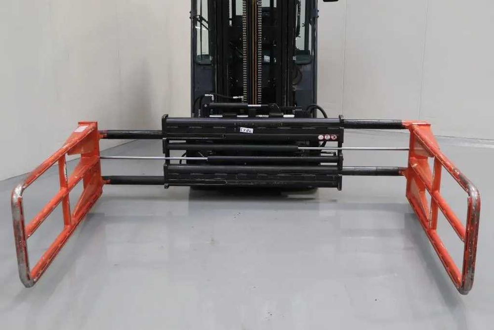 Chwytak rurowy do bloków pianki, wózka widłowego 2A ścisk Linde