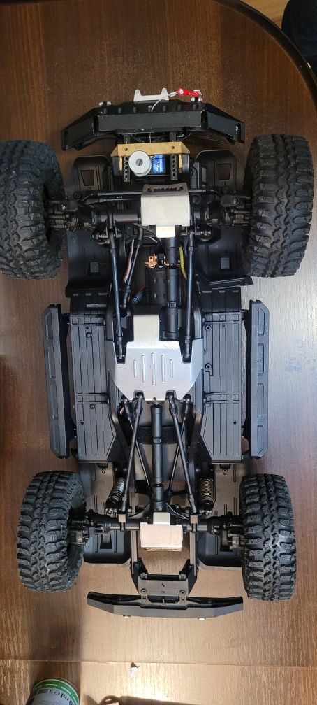 Model 10:1 rc trx4 traxxas off road + radio fs-gt5 wraz z odbiornikem,